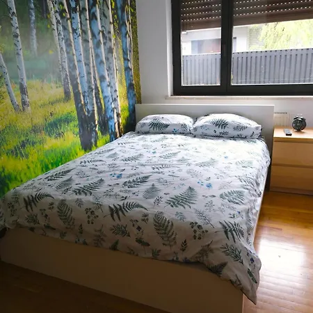 Bright Quiet Neighborhood Apartament *